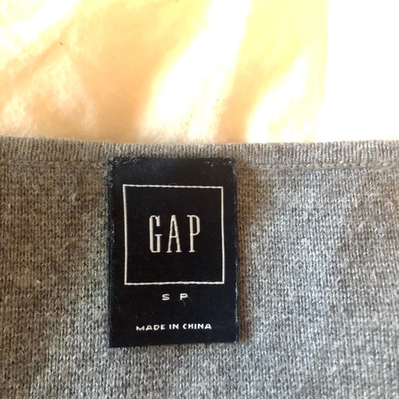 GAP Grey Crew Neck Sweater Size Small - Picture 3 of 3